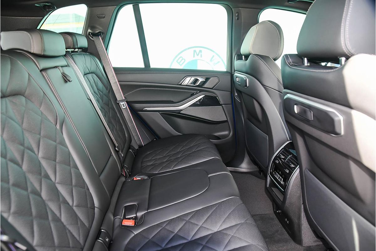 2024 BMW X5 M60i G05 LCI