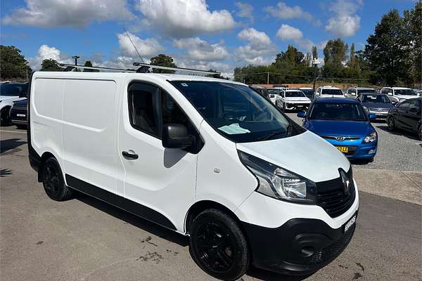 2015 Renault Trafic 66KW X82 SWB