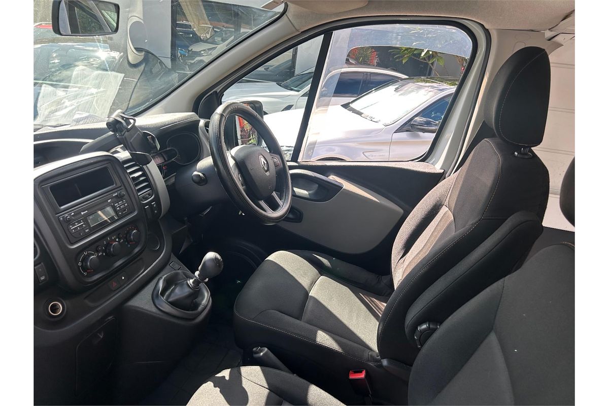 2015 Renault Trafic 66KW X82 SWB