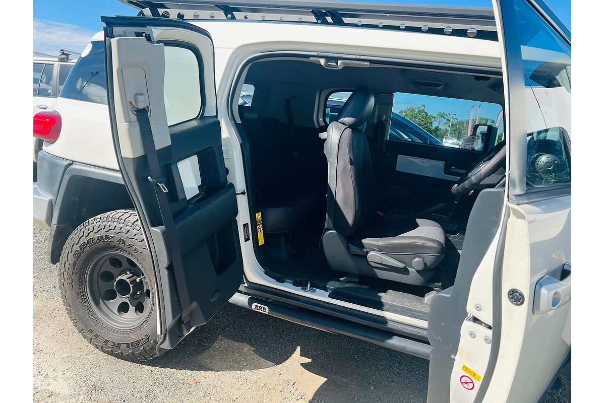 2014 Toyota FJ Cruiser GSJ15R
