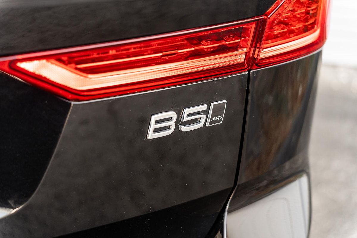2023 Volvo XC60 Plus B5