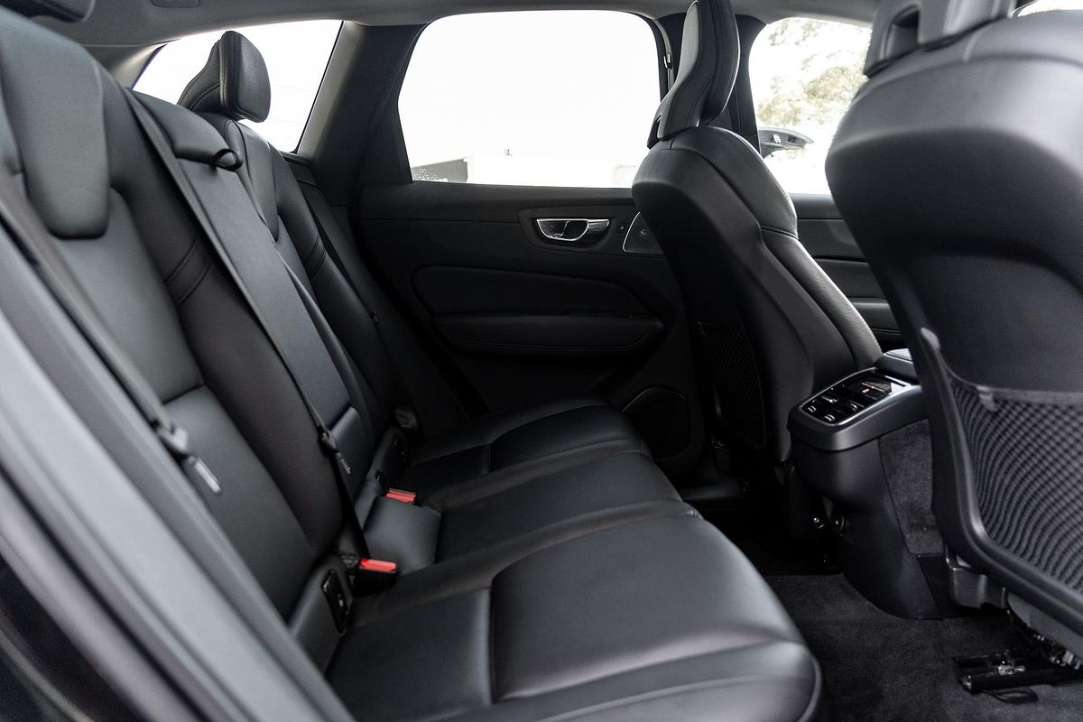 2023 Volvo XC60 Plus B5