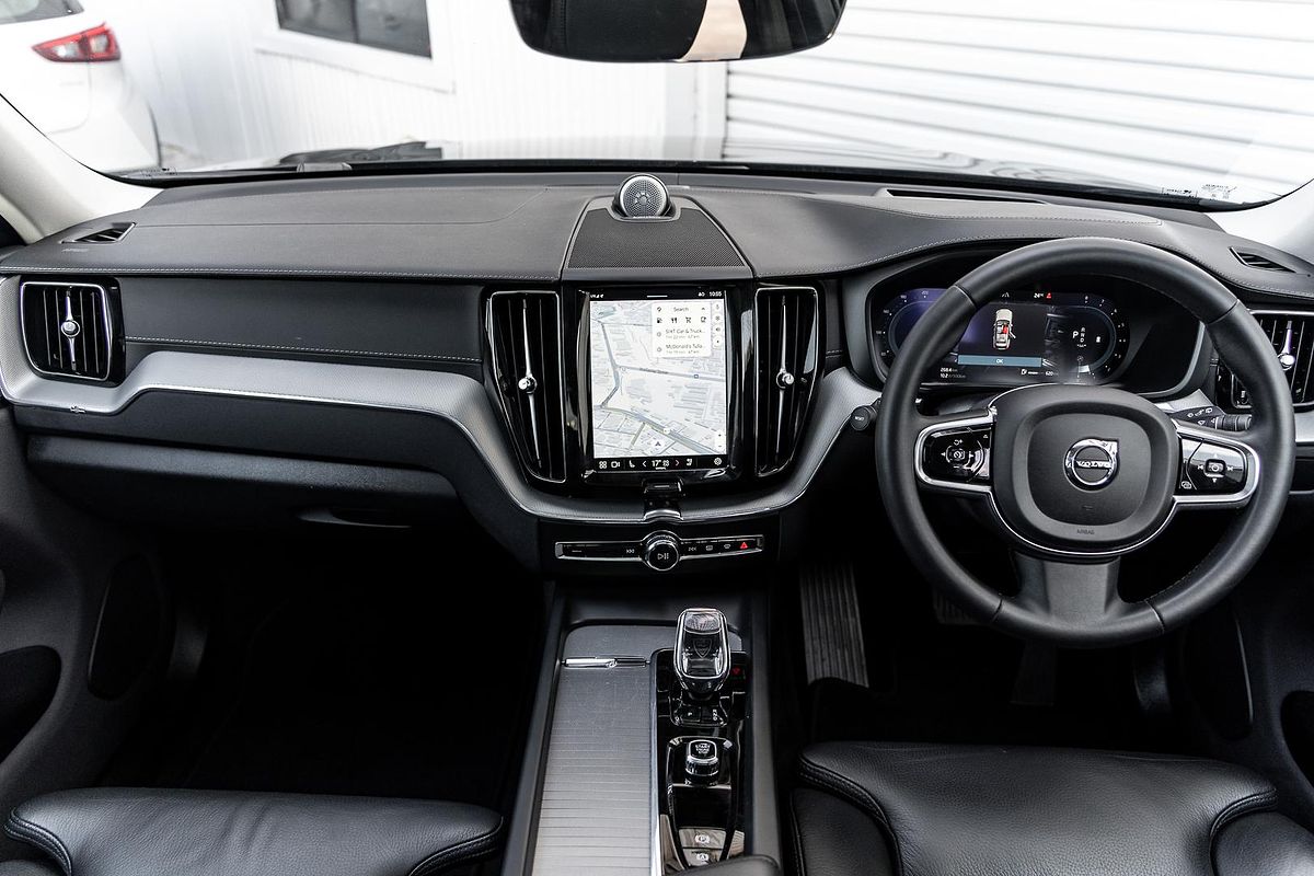 2023 Volvo XC60 Plus B5
