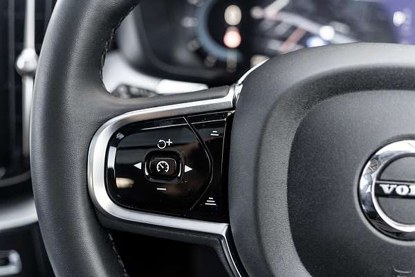2023 Volvo XC60 Plus B5