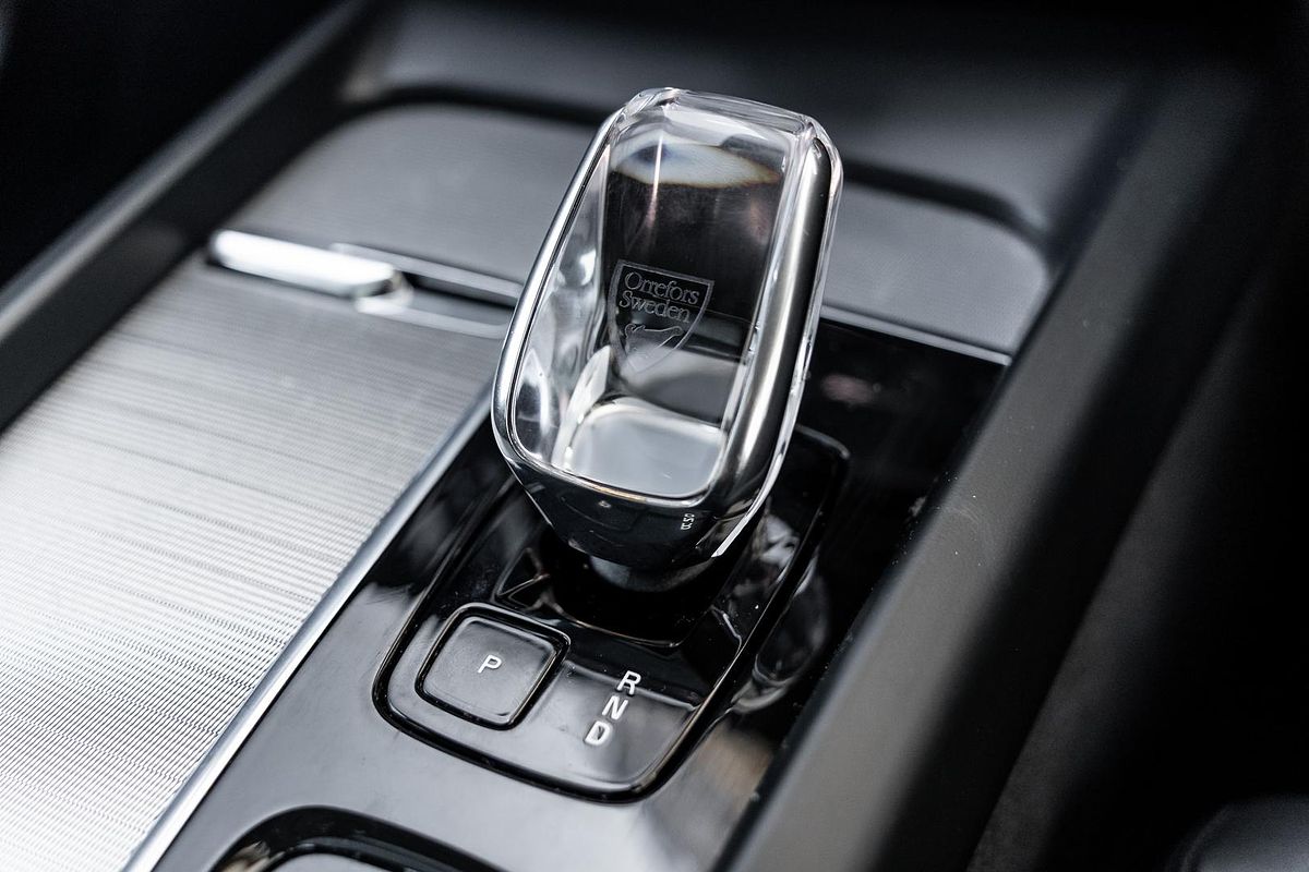 2023 Volvo XC60 Plus B5