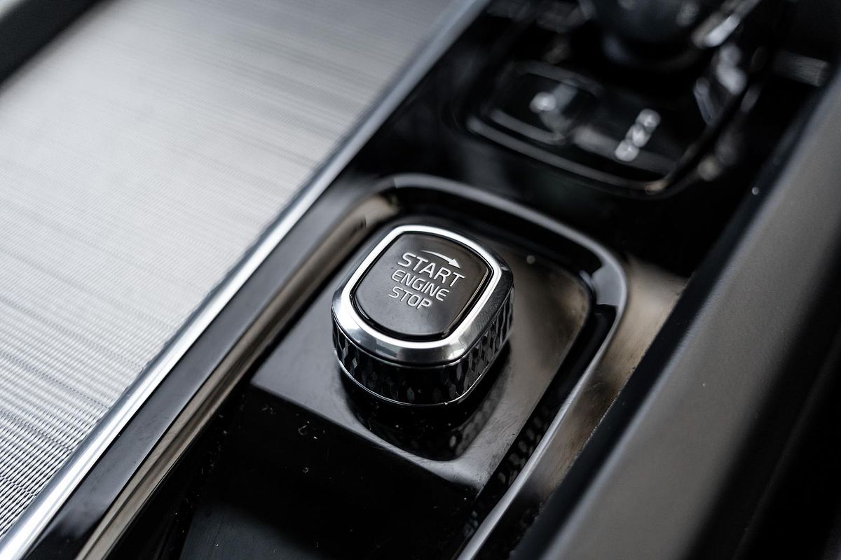 2023 Volvo XC60 Plus B5