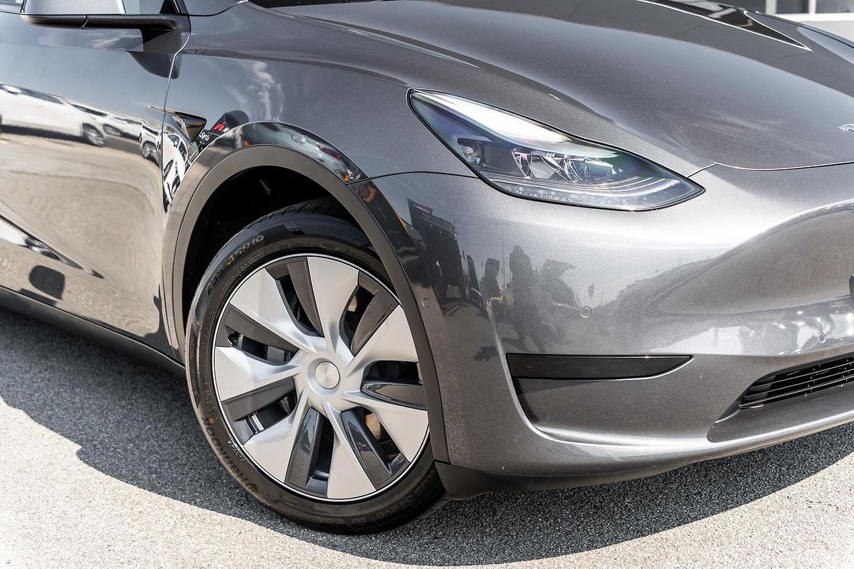 2023 Tesla Model Y Rear-Wheel Drive