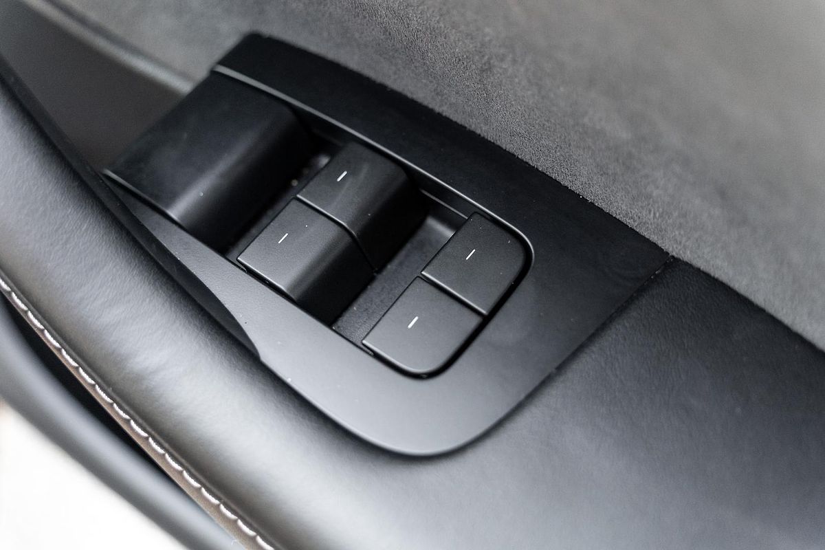 2023 Tesla Model Y Rear-Wheel Drive