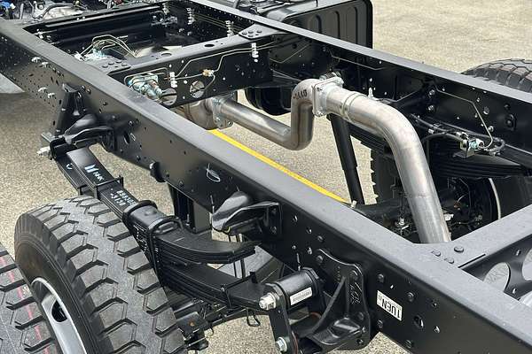 2025 Isuzu NPS 75/45-155 AMT 4x4 Cab Chassis NO ADBLUE OR DPD  4X4