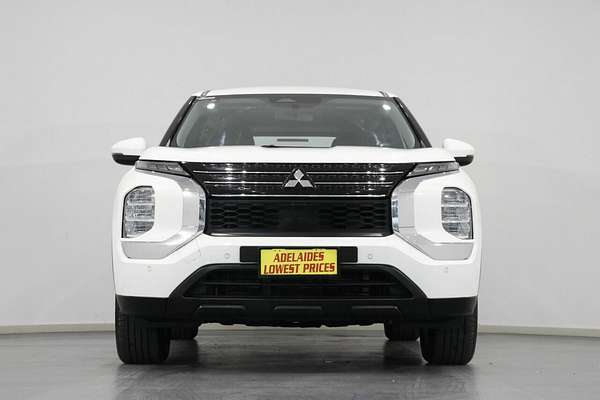 2023 Mitsubishi Outlander ES ZM