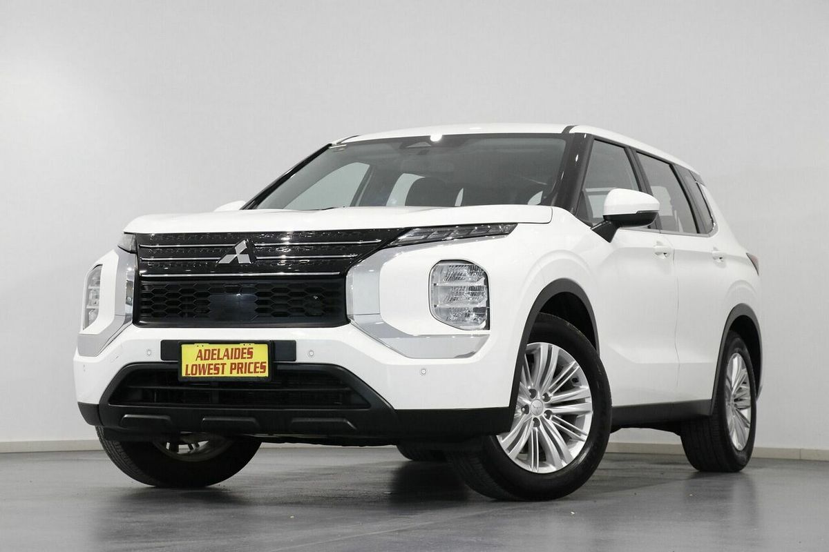 2023 Mitsubishi Outlander ES ZM