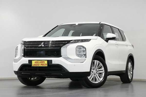 2023 Mitsubishi Outlander ES ZM