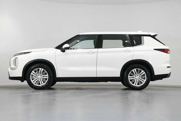 2023 Mitsubishi Outlander ES ZM