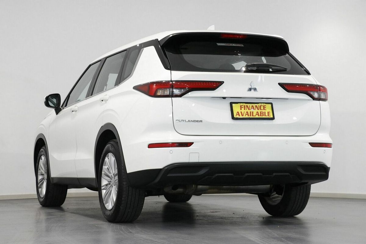 2023 Mitsubishi Outlander ES ZM