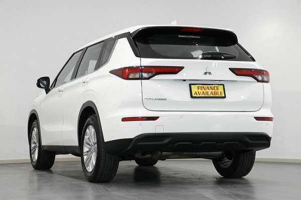 2023 Mitsubishi Outlander ES ZM