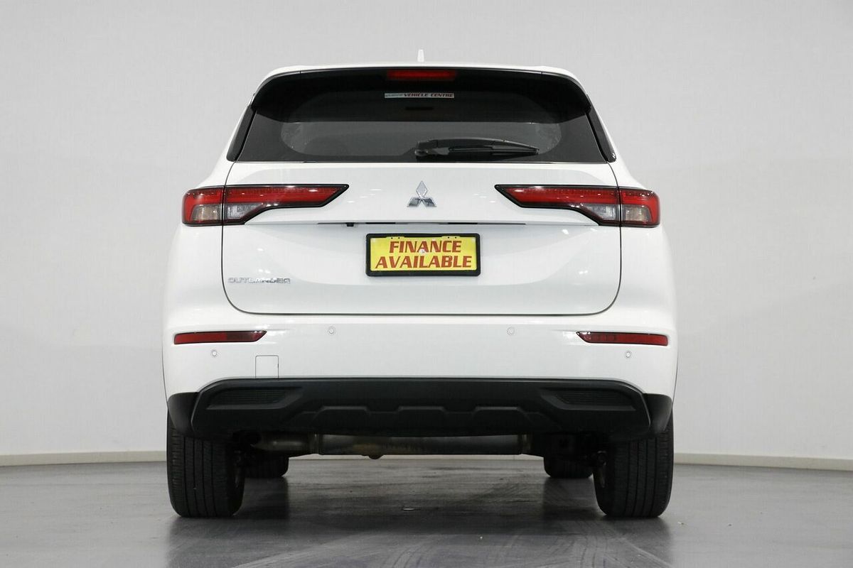 2023 Mitsubishi Outlander ES ZM