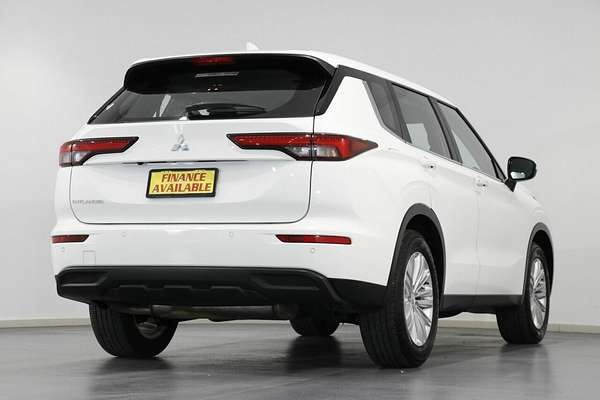 2023 Mitsubishi Outlander ES ZM