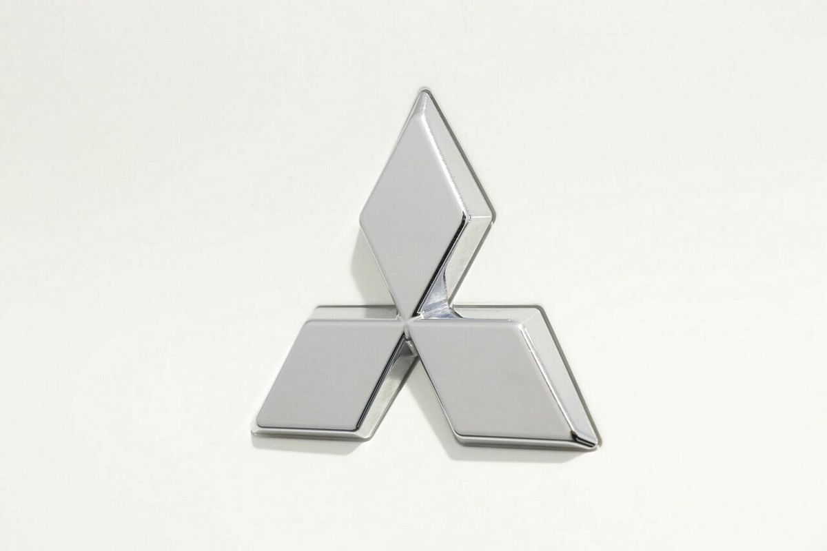 2023 Mitsubishi Outlander ES ZM