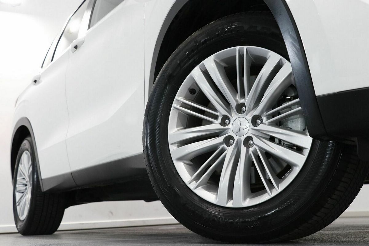 2023 Mitsubishi Outlander ES ZM