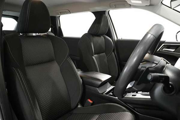 2023 Mitsubishi Outlander ES ZM