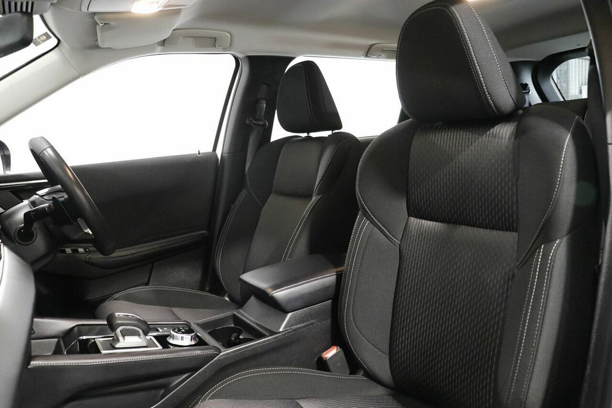 2023 Mitsubishi Outlander ES ZM