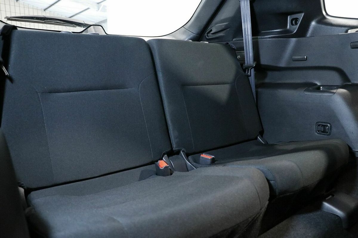 2023 Mitsubishi Outlander ES ZM