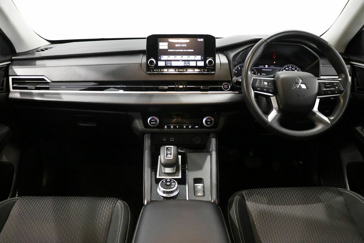 2023 Mitsubishi Outlander ES ZM