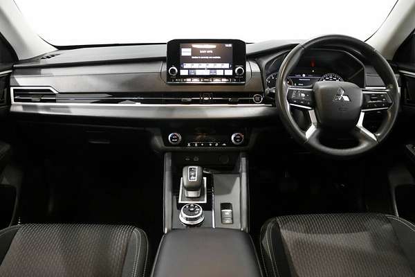 2023 Mitsubishi Outlander ES ZM