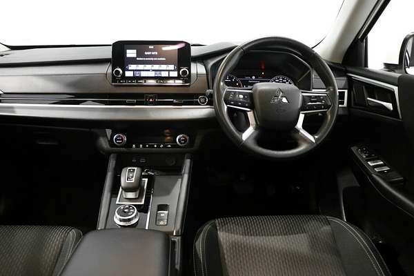 2023 Mitsubishi Outlander ES ZM