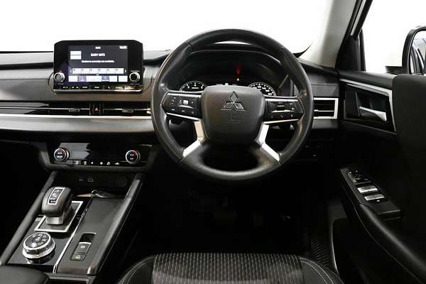 2023 Mitsubishi Outlander ES ZM