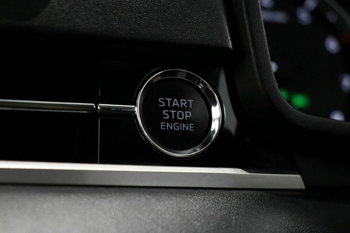 2023 Mitsubishi Outlander ES ZM