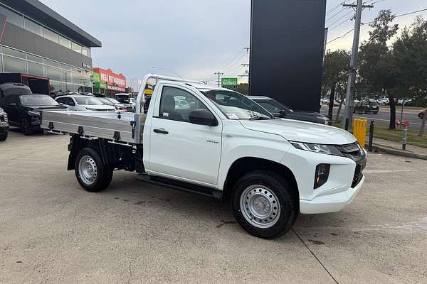 2024 Mitsubishi Triton GLX MR 4X4