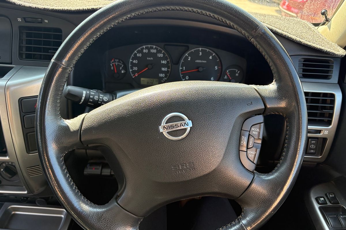 2010 Nissan Patrol ST GU 7