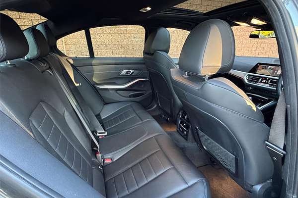 2020 BMW 3 30i M SPORT G20