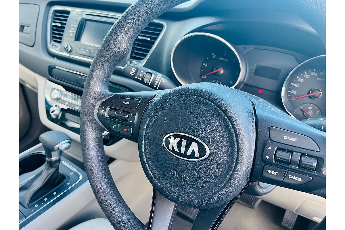 2017 Kia Carnival S YP