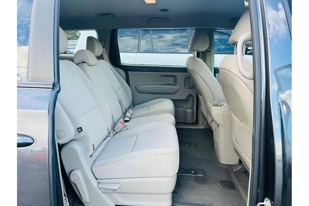 2017 Kia Carnival S YP