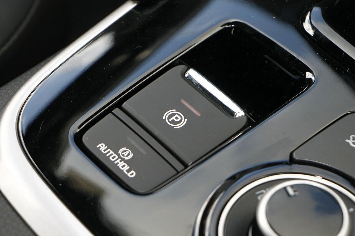 2025 Isuzu MU-X LS-T