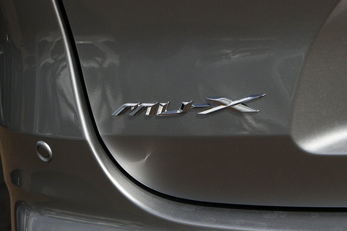 2025 Isuzu MU-X LS-T