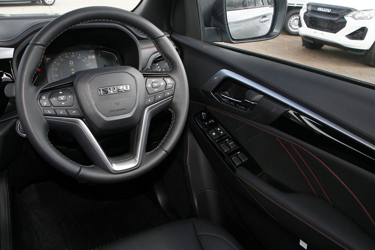 2025 Isuzu MU-X X-TERRAIN