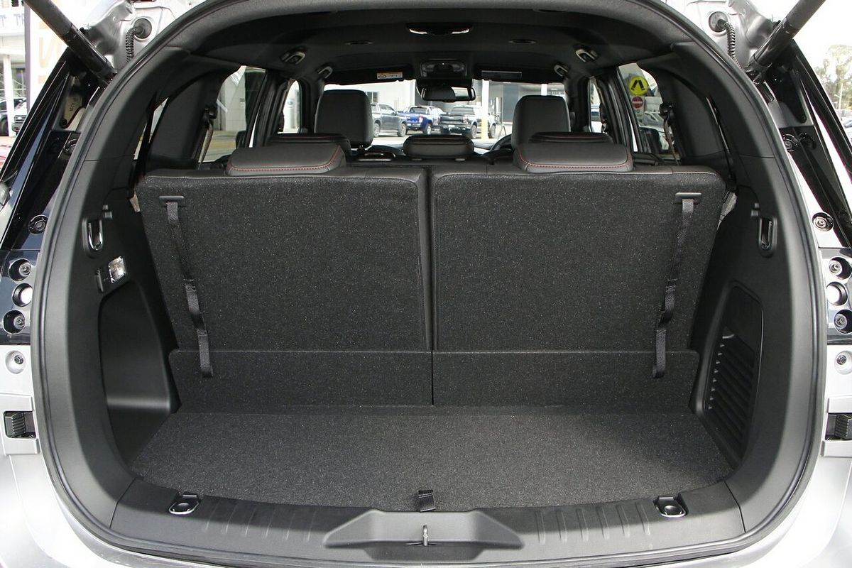 2025 Isuzu MU-X X-TERRAIN