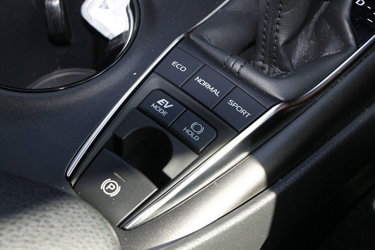 2022 Toyota Camry Ascent AXVH70R