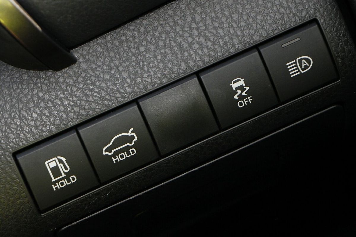 2022 Toyota Camry Ascent AXVH70R