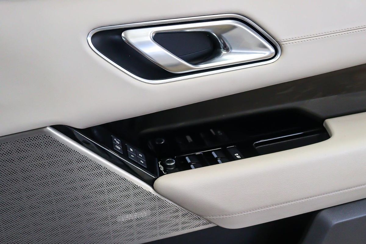 2018 Land Rover Range Rover Velar P250 SE L560