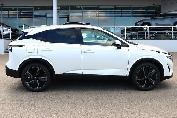 2025 Nissan QASHQAI Ti J12