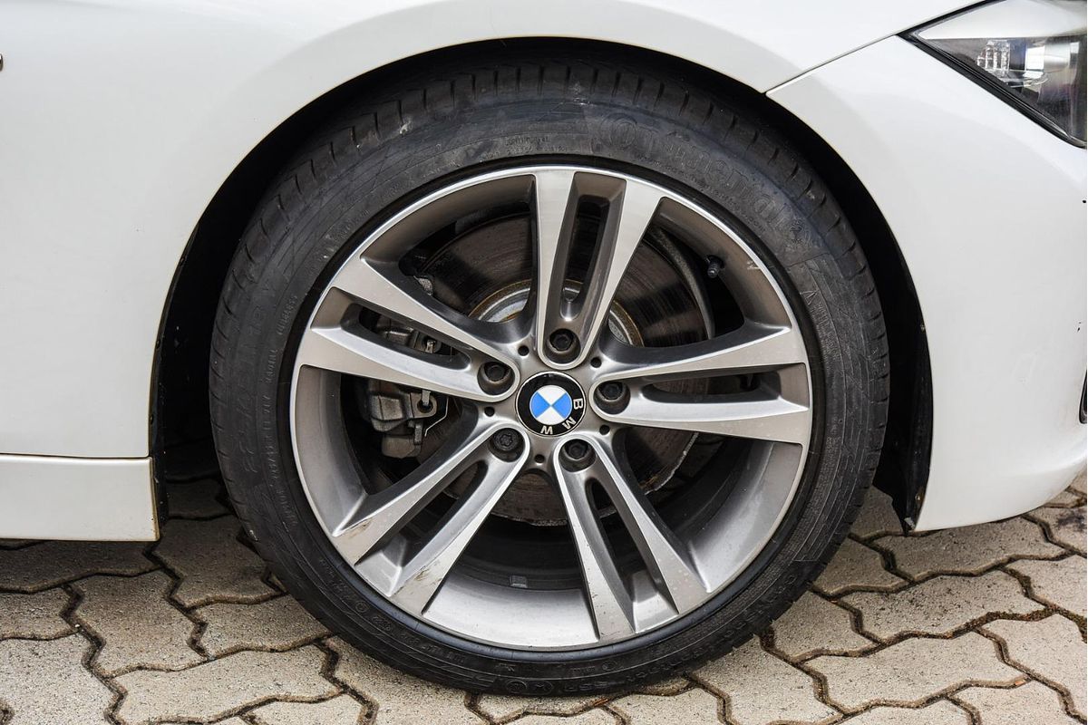 2012 BMW 3 Series 328i F30