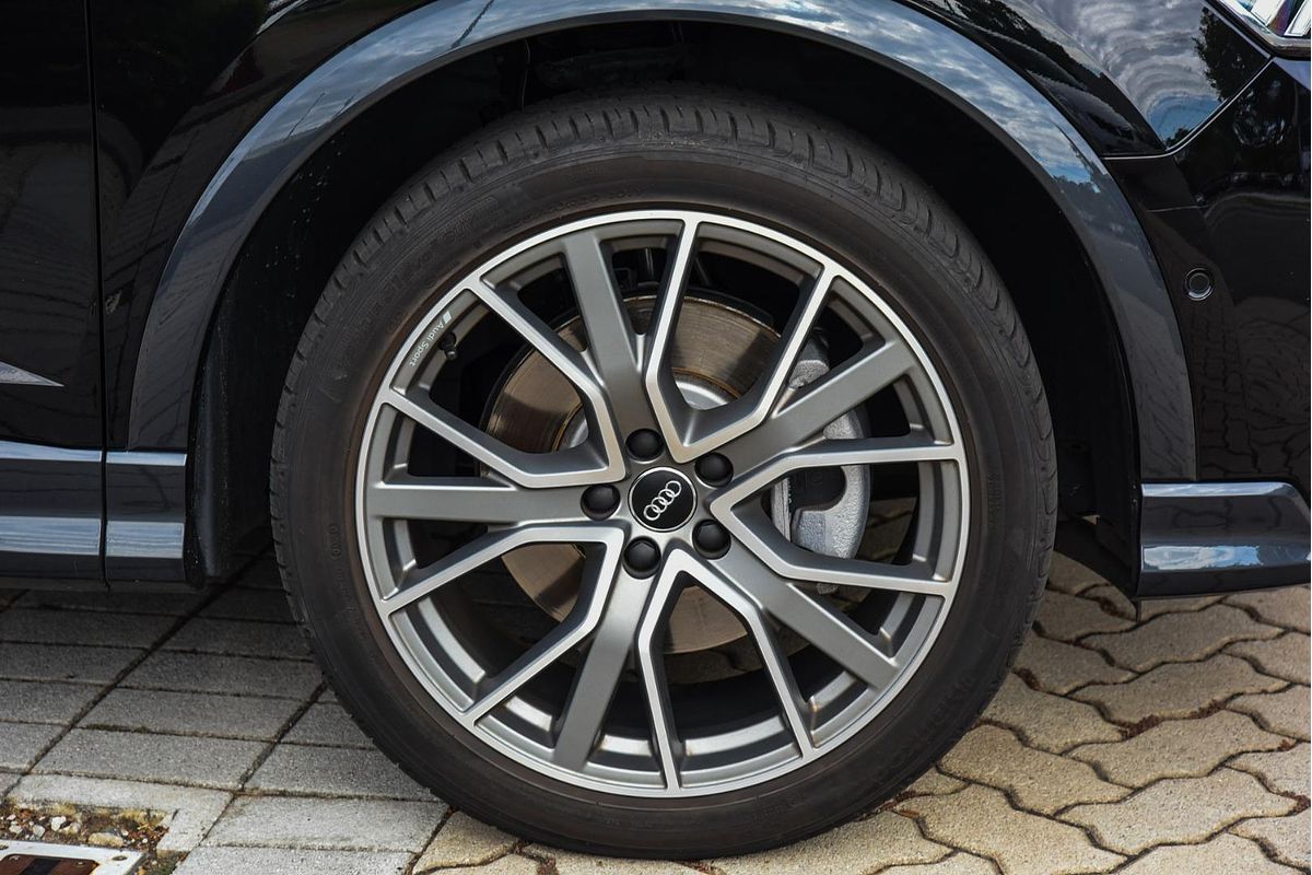 2020 Audi Q3 40 TFSI S line F3