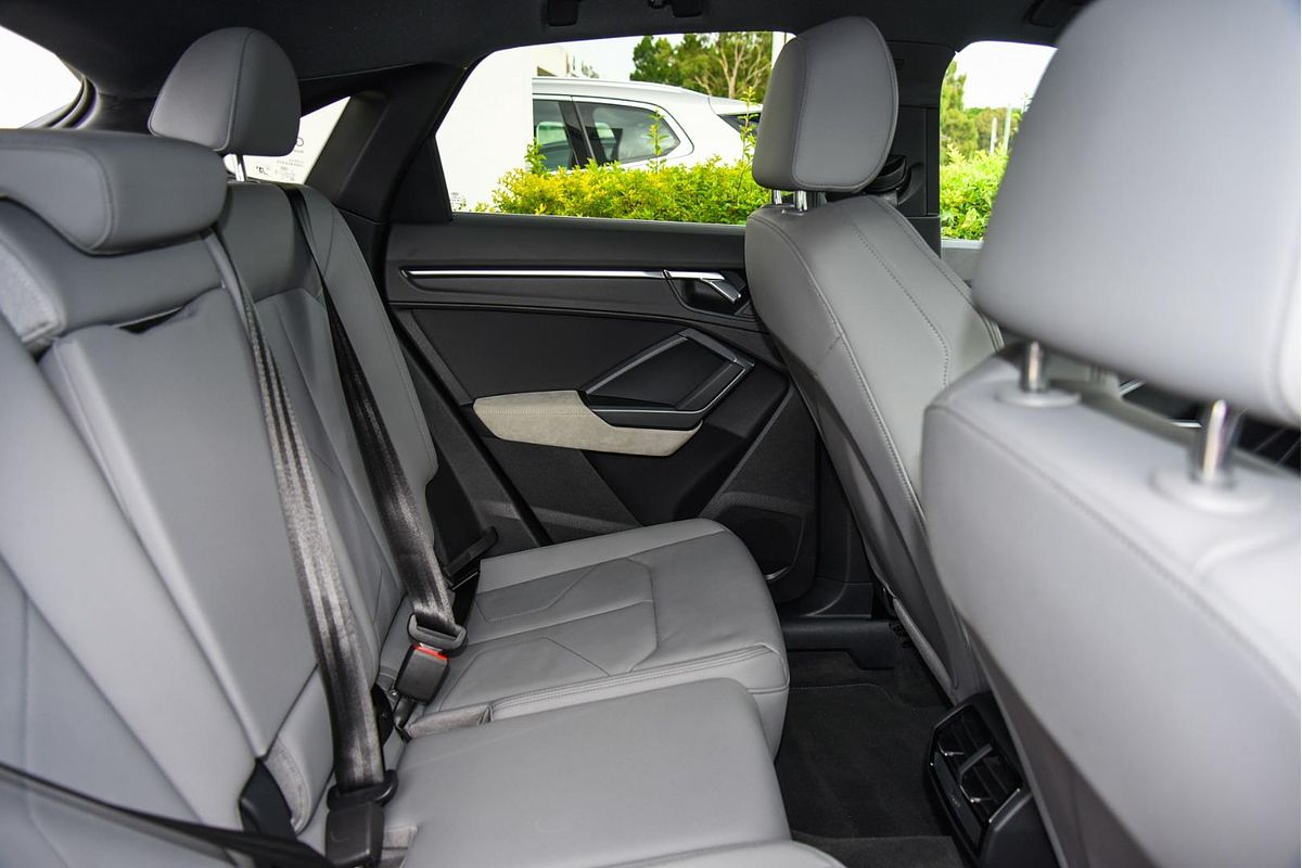 2020 Audi Q3 40 TFSI S line F3