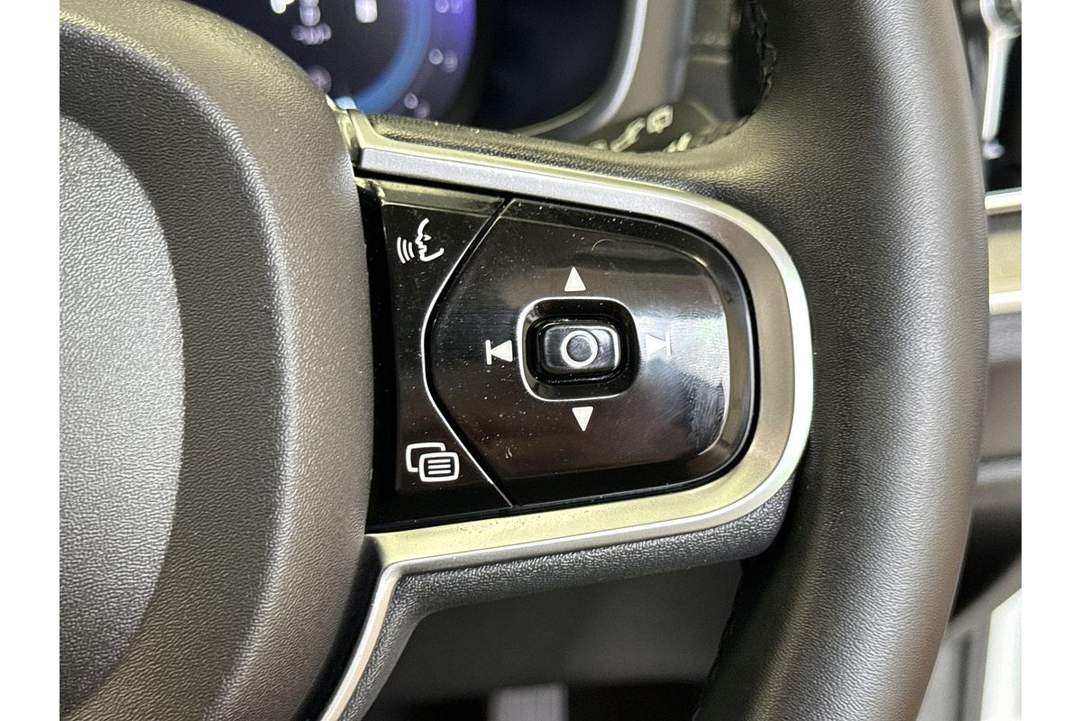 2023 Volvo V60 Cross Country Ultimate B5 Bright