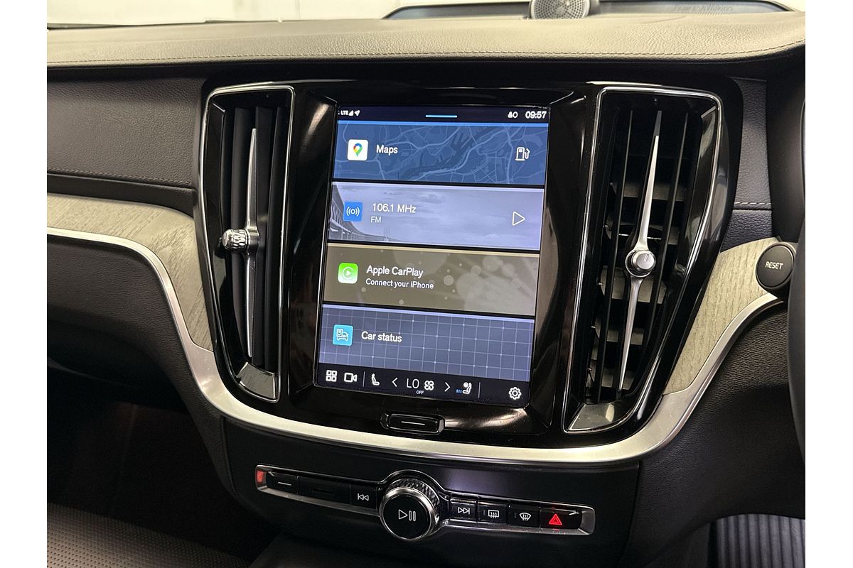 2023 Volvo V60 Cross Country Ultimate B5 Bright