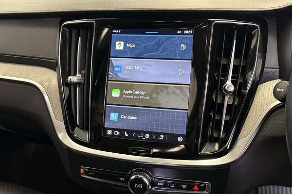 2023 Volvo V60 Cross Country Ultimate B5 Bright